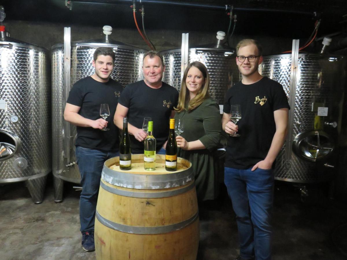 Weingut Und Gaestehaus Wolfgang Beth Kinheim ภายนอก รูปภาพ